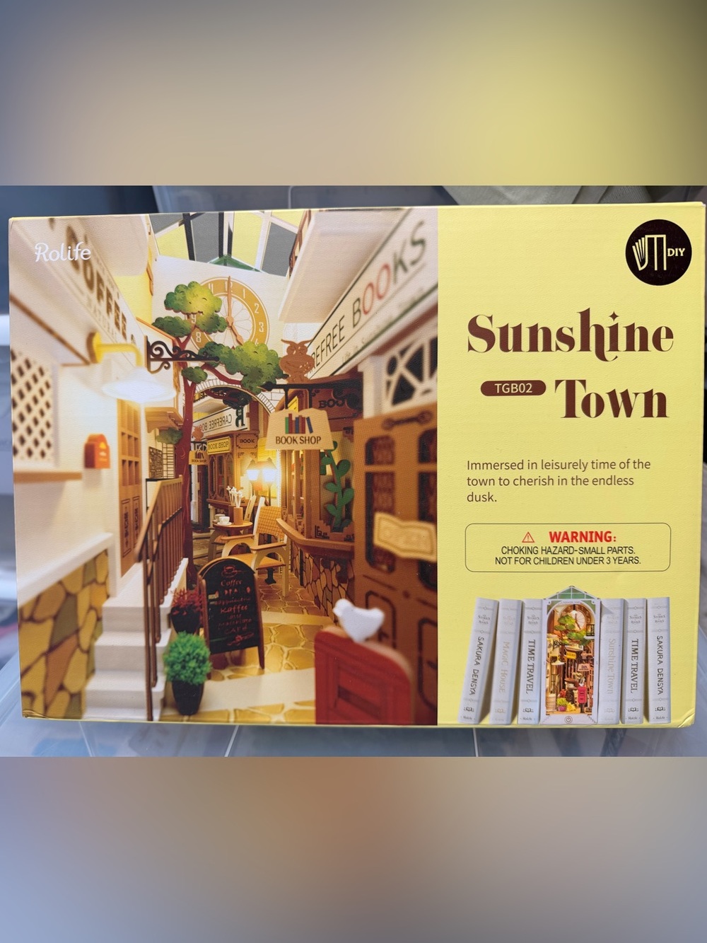 Rolife Sunshine Town Book Nook Kit